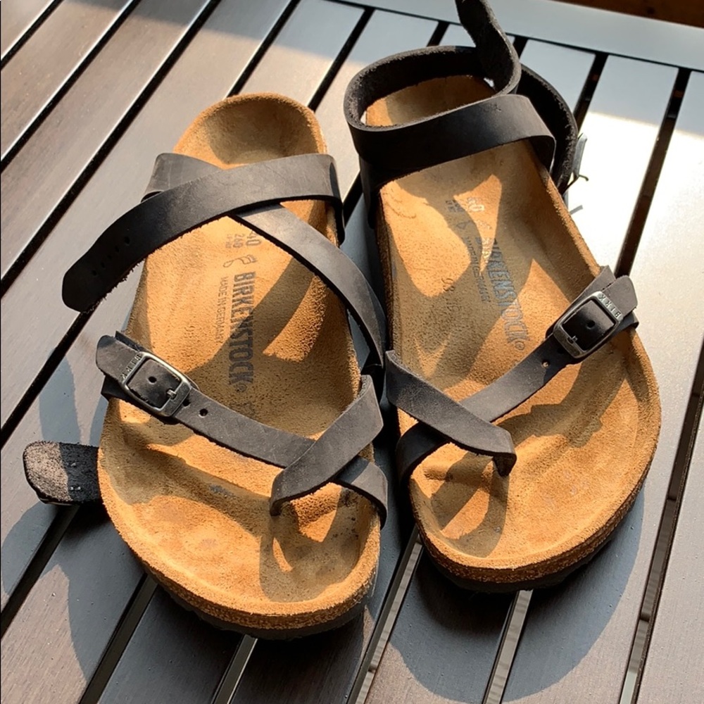 Birkenstock black leather Yara sandal